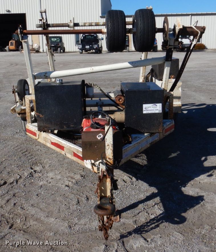 image for item DI1176 2010 Larson  reel trailer