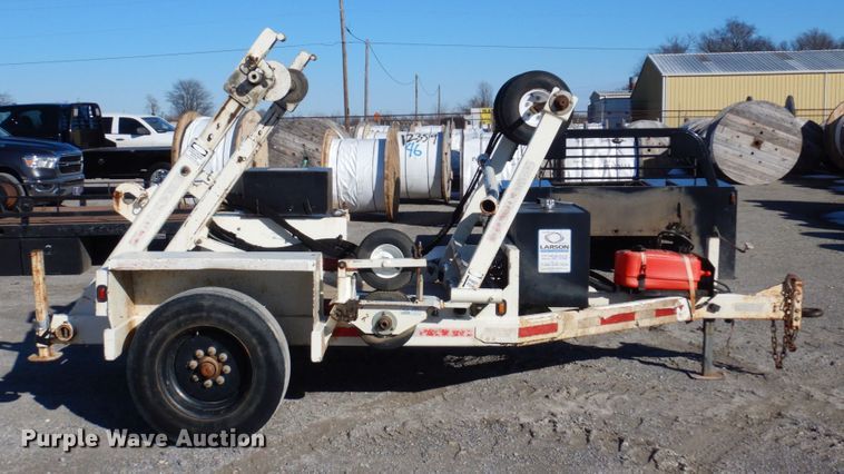 image for item DI1176 2010 Larson  reel trailer