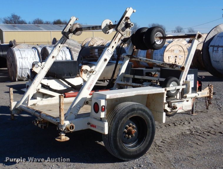 image for item DI1176 2010 Larson  reel trailer