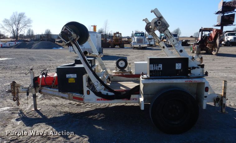 image for item DI1176 2010 Larson  reel trailer