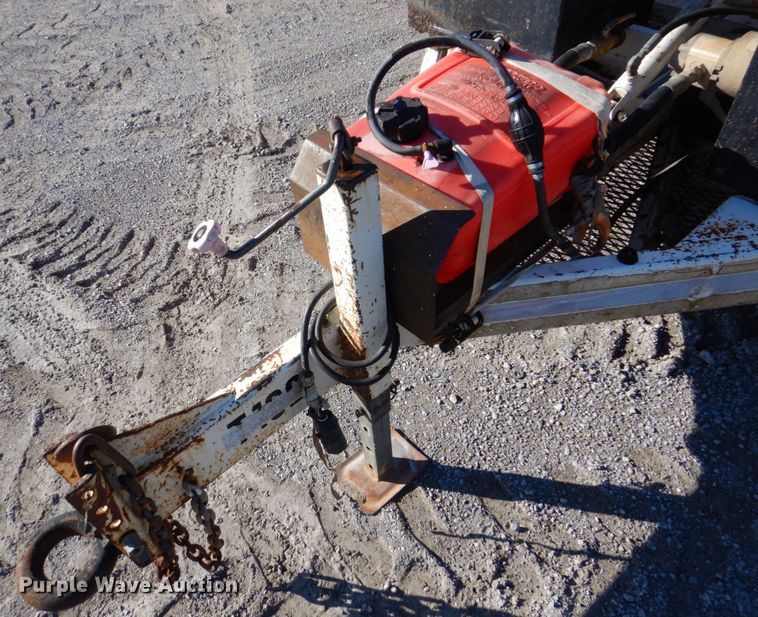 image for item DI1176 2010 Larson  reel trailer