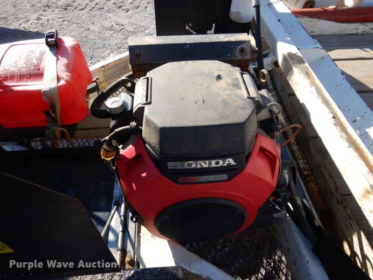 image for item DI1176 2010 Larson  reel trailer