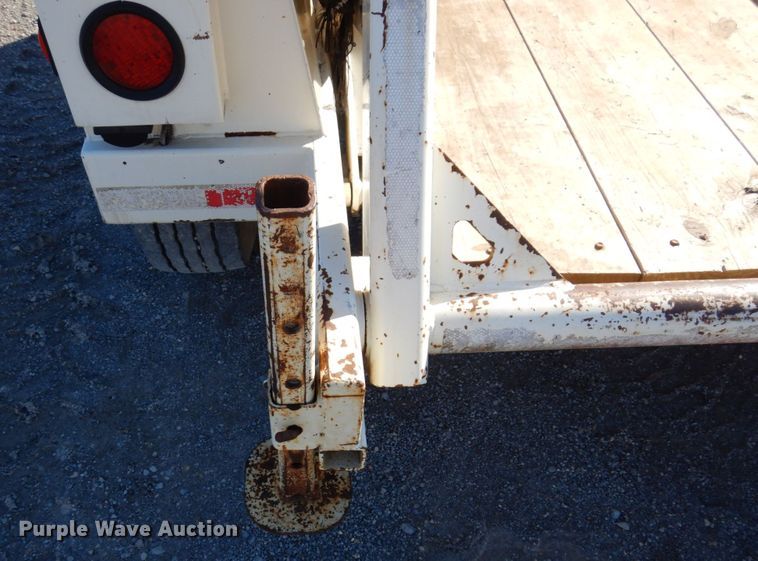 image for item DI1176 2010 Larson  reel trailer