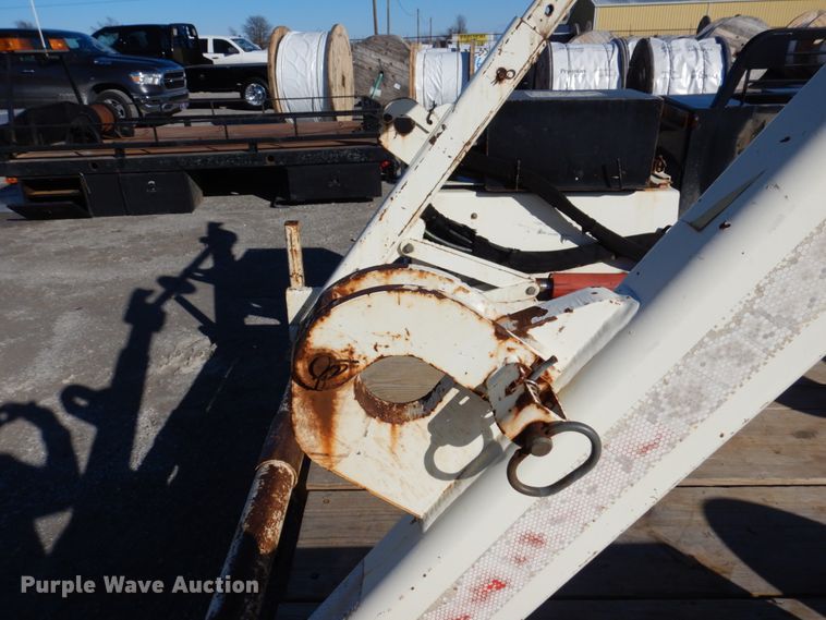 image for item DI1176 2010 Larson  reel trailer