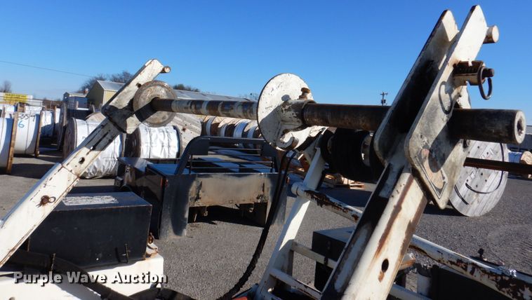 image for item DI1176 2010 Larson  reel trailer