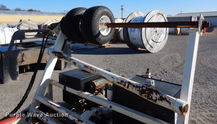 image for item DI1176 2010 Larson  reel trailer