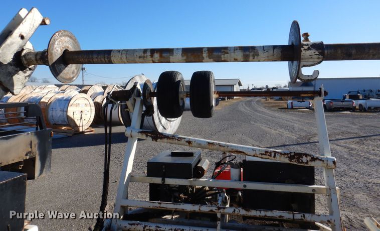 image for item DI1176 2010 Larson  reel trailer