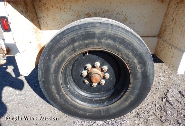 image for item DI1176 2010 Larson  reel trailer