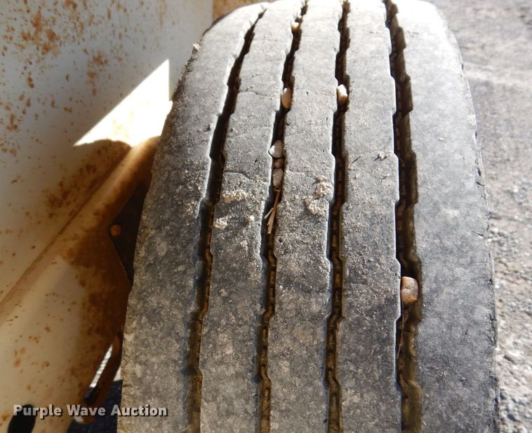 image for item DI1176 2010 Larson  reel trailer