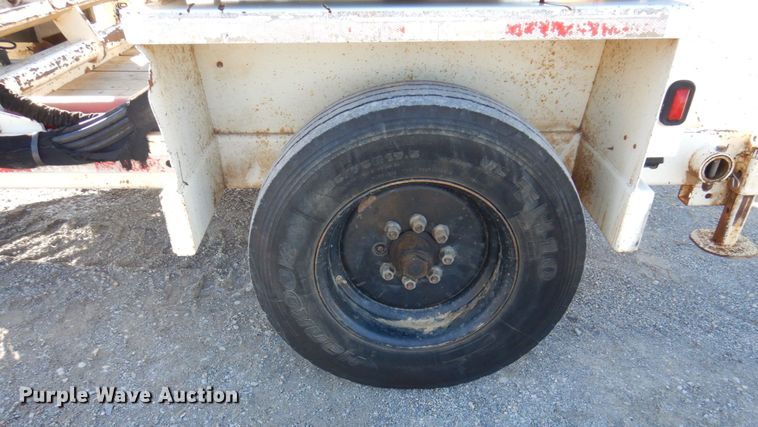 image for item DI1176 2010 Larson  reel trailer