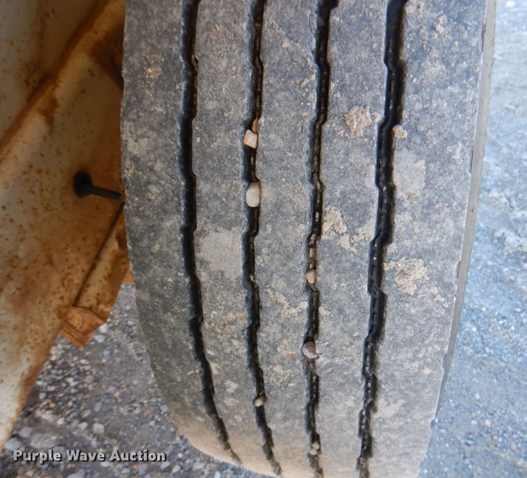 image for item DI1176 2010 Larson  reel trailer