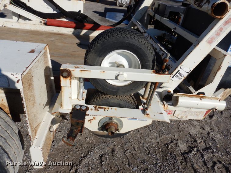 image for item DI1176 2010 Larson  reel trailer