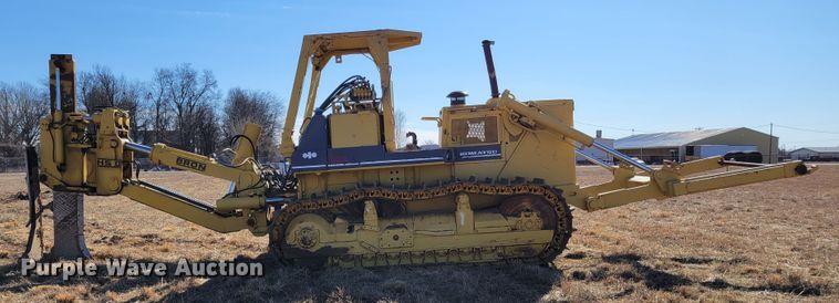 image for item DI1180 1993 Komatsu D135A-2  cable plow