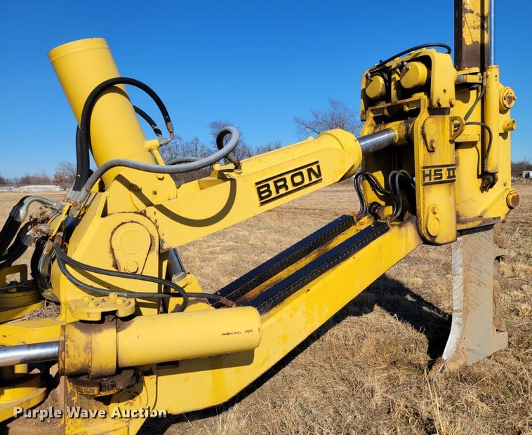 image for item DI1180 1993 Komatsu D135A-2  cable plow