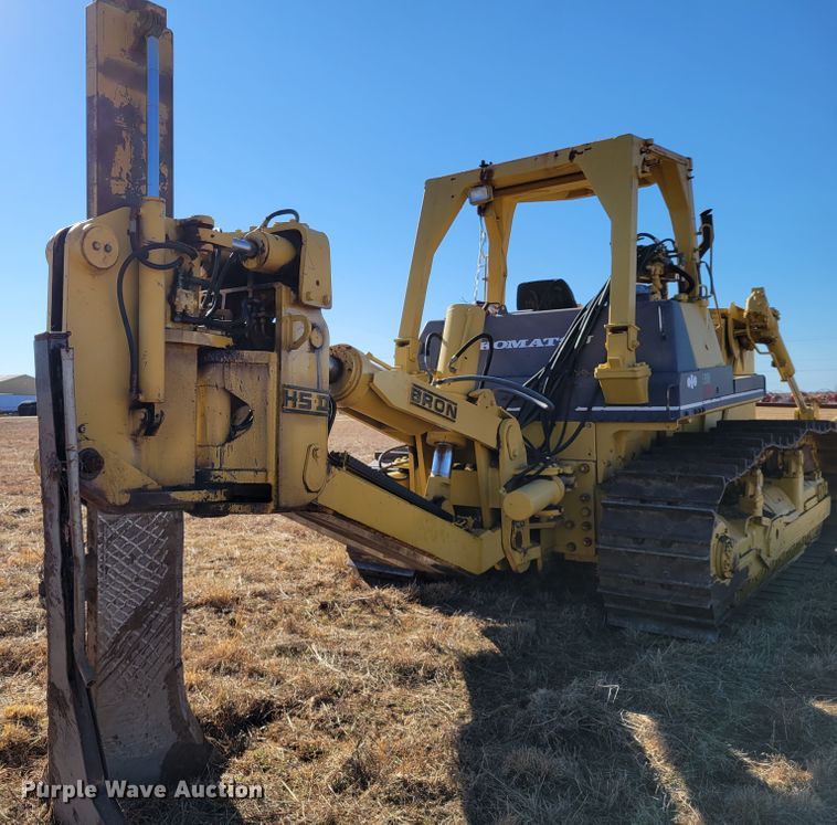 image for item DI1180 1993 Komatsu D135A-2  cable plow