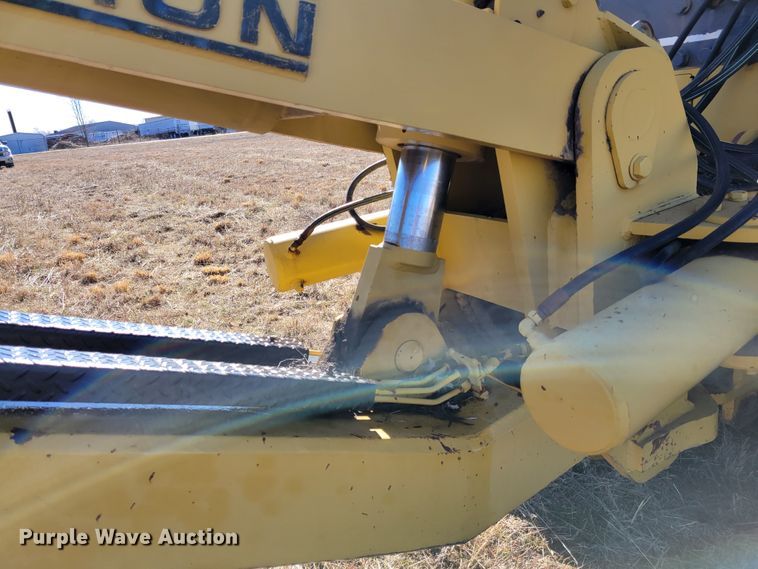 image for item DI1180 1993 Komatsu D135A-2  cable plow