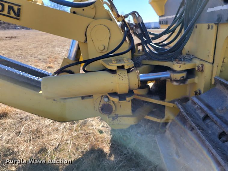 image for item DI1180 1993 Komatsu D135A-2  cable plow