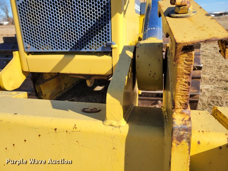 image for item DI1180 1993 Komatsu D135A-2  cable plow