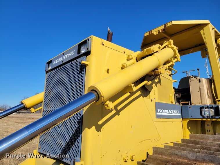 image for item DI1180 1993 Komatsu D135A-2  cable plow