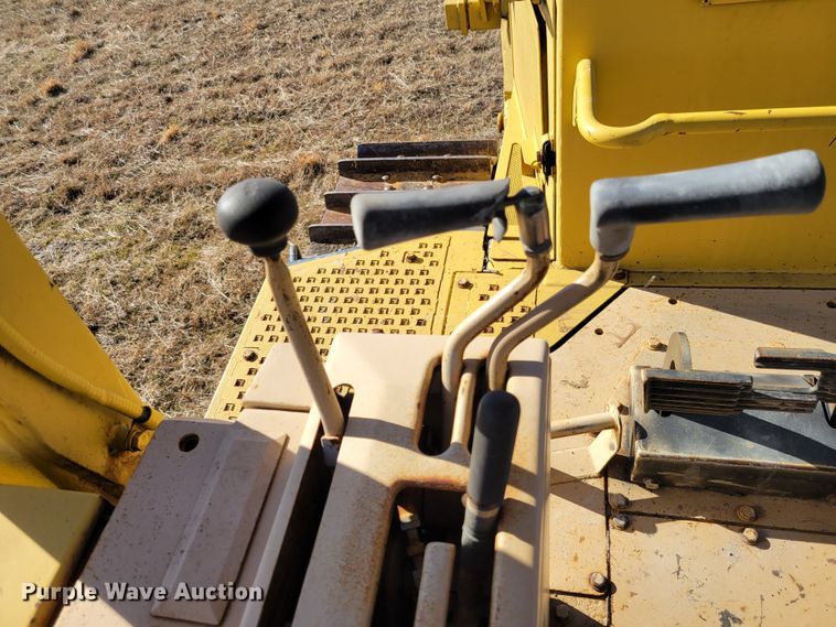 image for item DI1180 1993 Komatsu D135A-2  cable plow