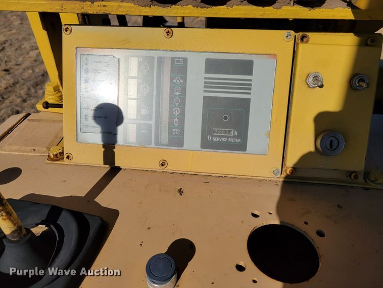 image for item DI1180 1993 Komatsu D135A-2  cable plow