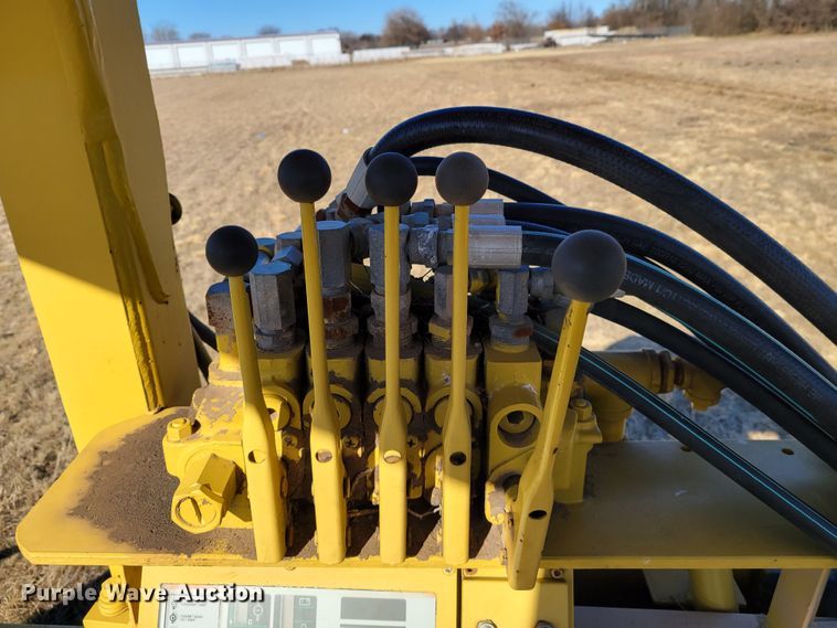 image for item DI1180 1993 Komatsu D135A-2  cable plow