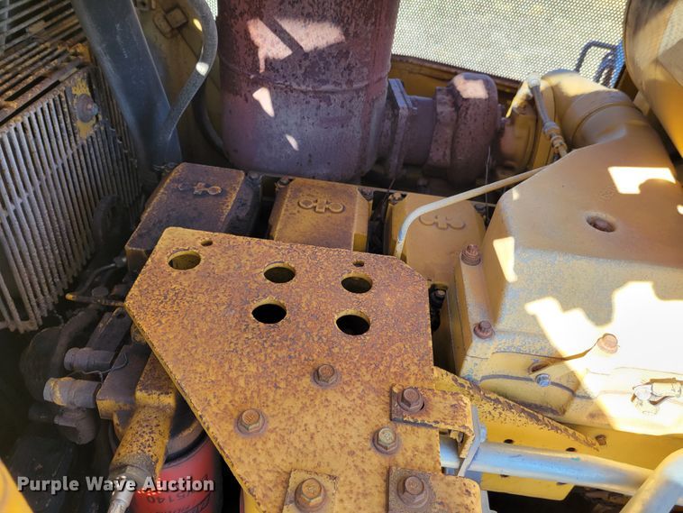 image for item DI1180 1993 Komatsu D135A-2  cable plow