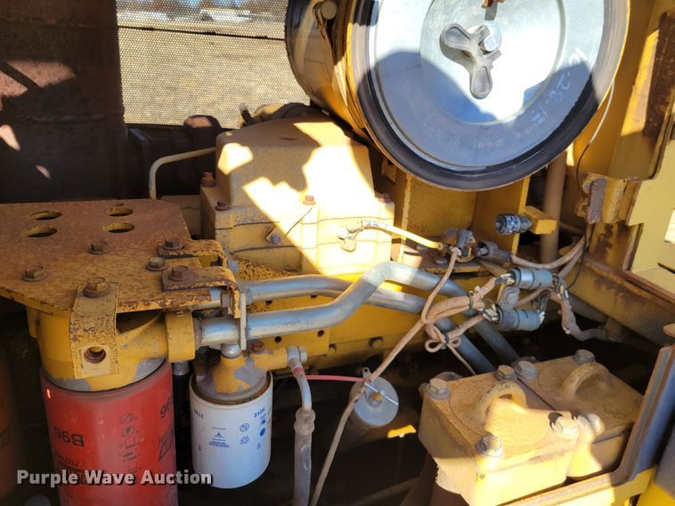 image for item DI1180 1993 Komatsu D135A-2  cable plow