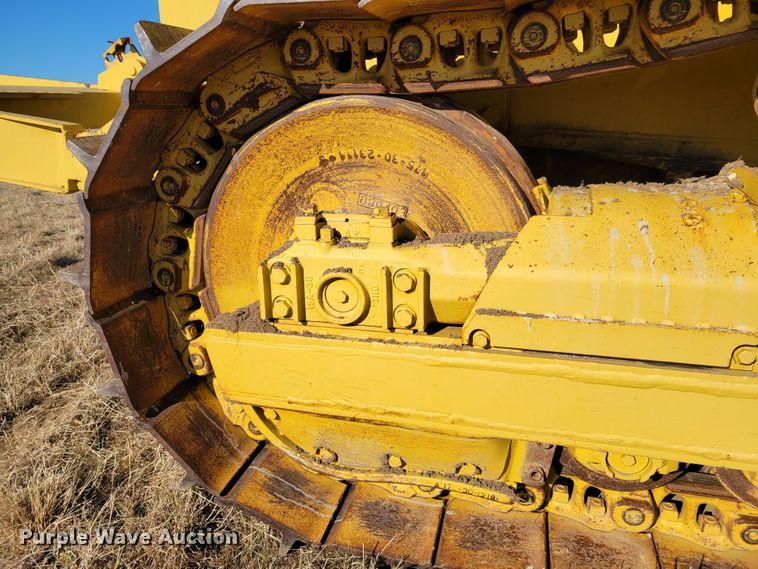 image for item DI1180 1993 Komatsu D135A-2  cable plow