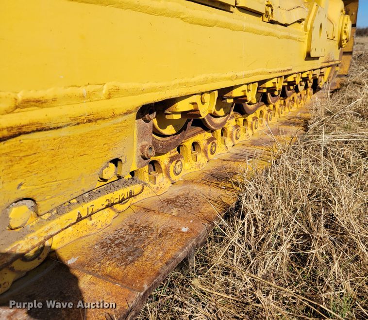 image for item DI1180 1993 Komatsu D135A-2  cable plow