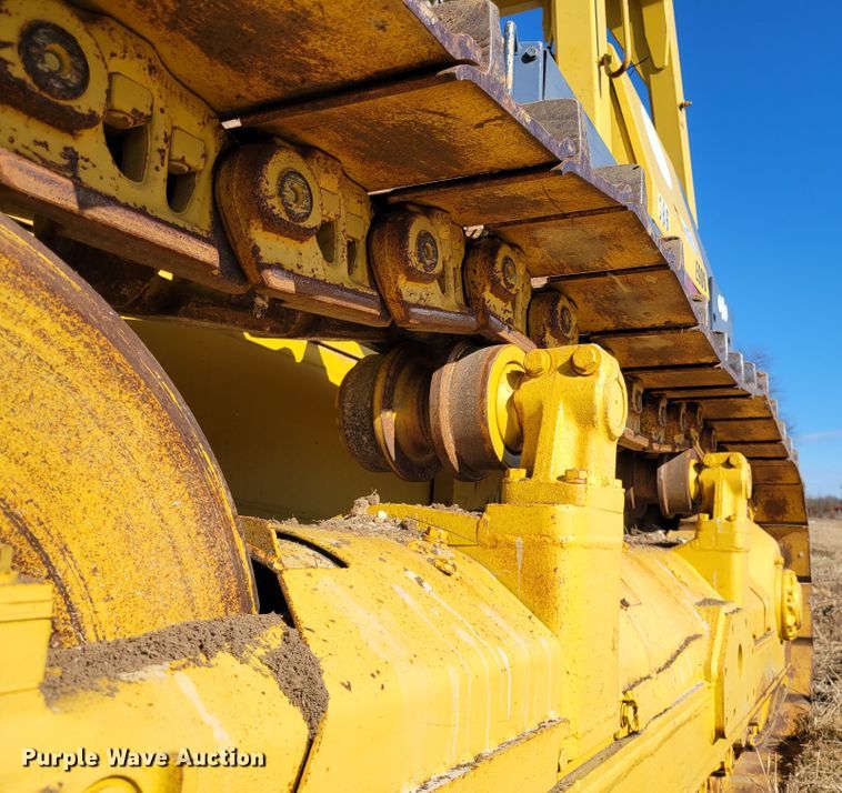 image for item DI1180 1993 Komatsu D135A-2  cable plow