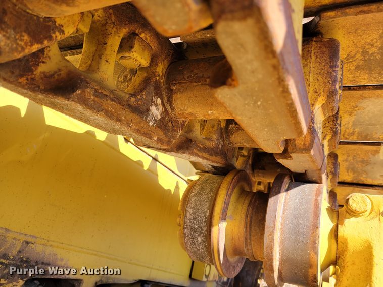 image for item DI1180 1993 Komatsu D135A-2  cable plow