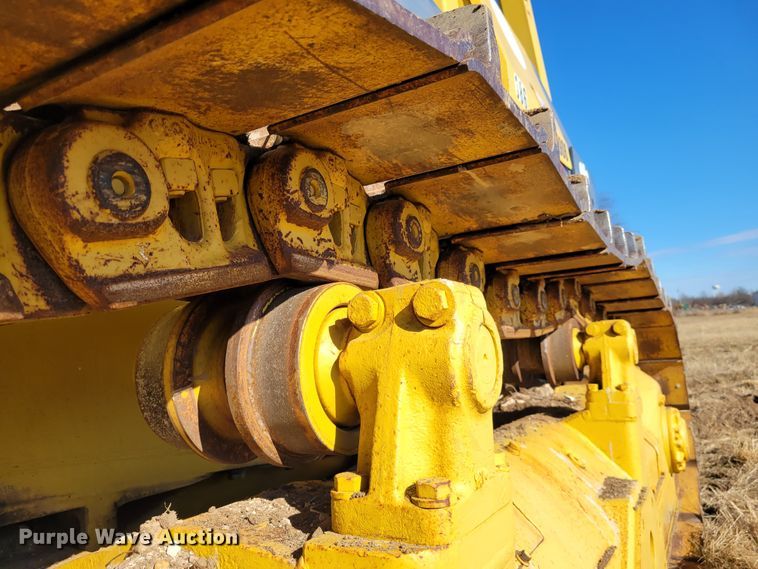 image for item DI1180 1993 Komatsu D135A-2  cable plow