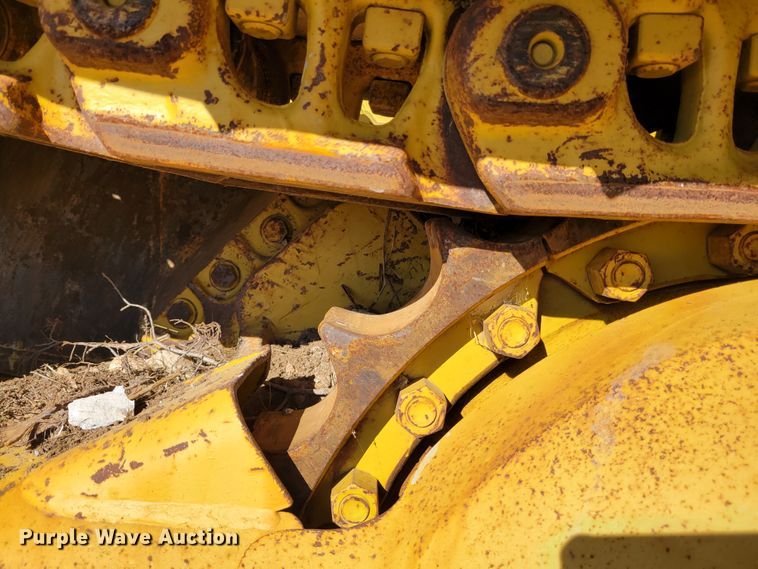 image for item DI1180 1993 Komatsu D135A-2  cable plow