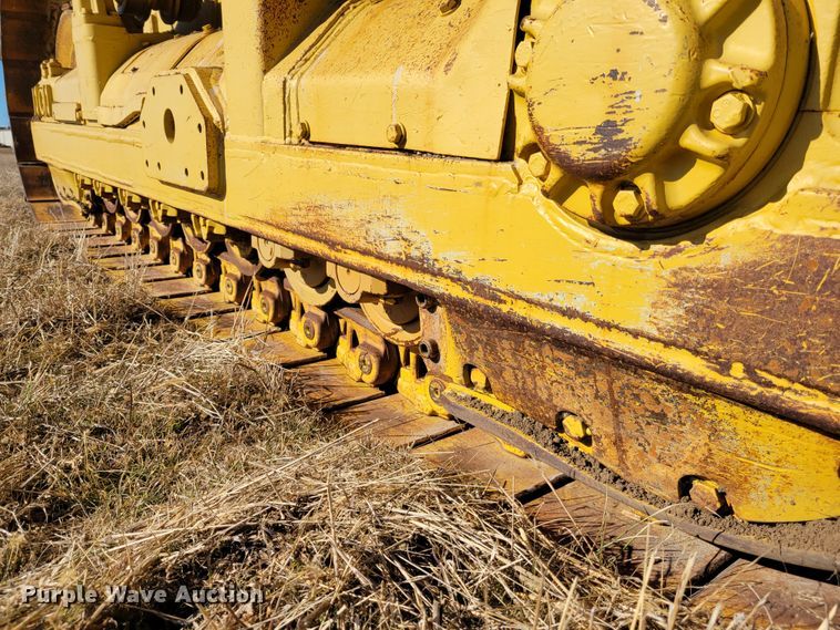 image for item DI1180 1993 Komatsu D135A-2  cable plow