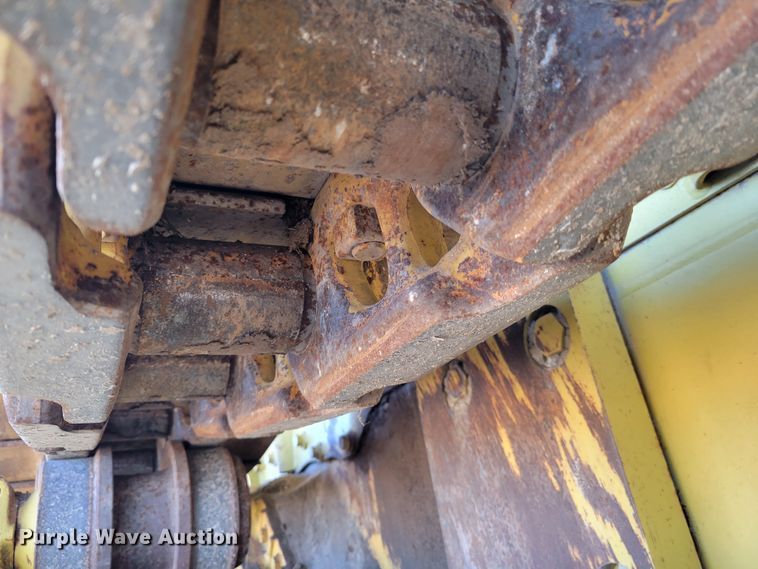 image for item DI1180 1993 Komatsu D135A-2  cable plow