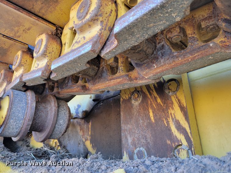 image for item DI1180 1993 Komatsu D135A-2  cable plow