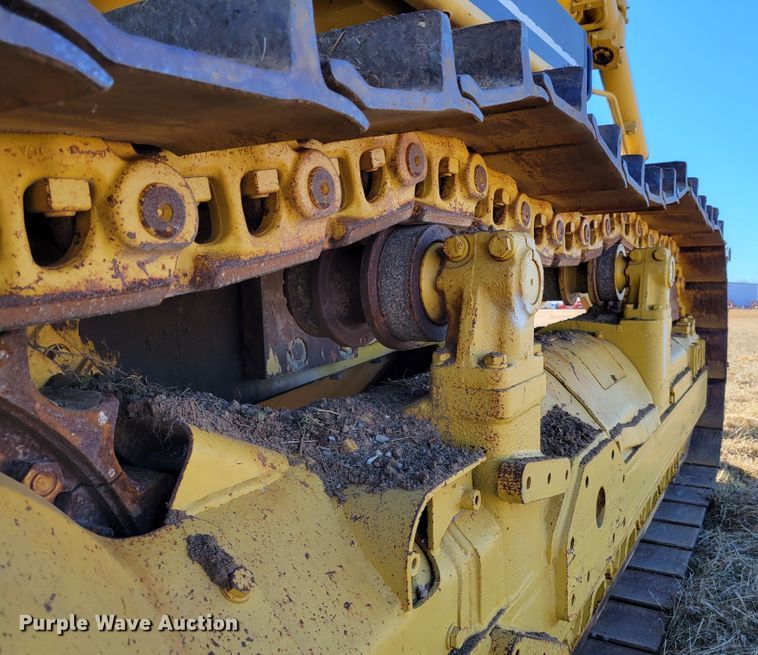 image for item DI1180 1993 Komatsu D135A-2  cable plow