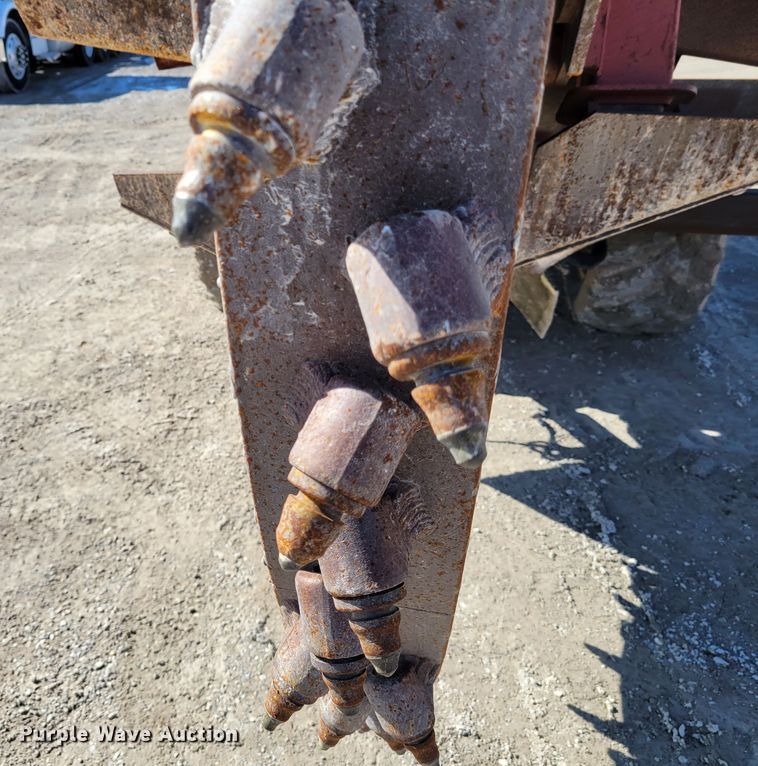 image for item DI1181 2006 Ditch Witch RT115  rock saw