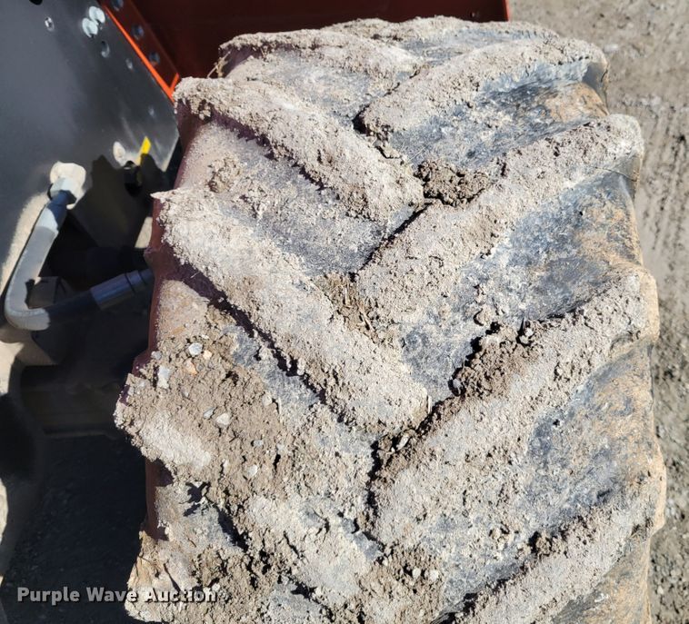 image for item DI1181 2006 Ditch Witch RT115  rock saw