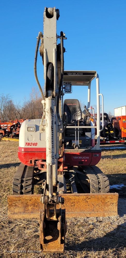 image for item DI1184 2018 Takeuchi TB240  mini excavator