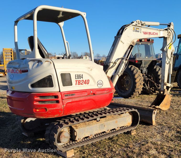 image for item DI1184 2018 Takeuchi TB240  mini excavator