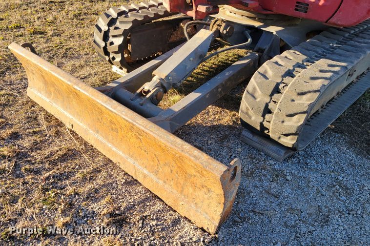 image for item DI1184 2018 Takeuchi TB240  mini excavator