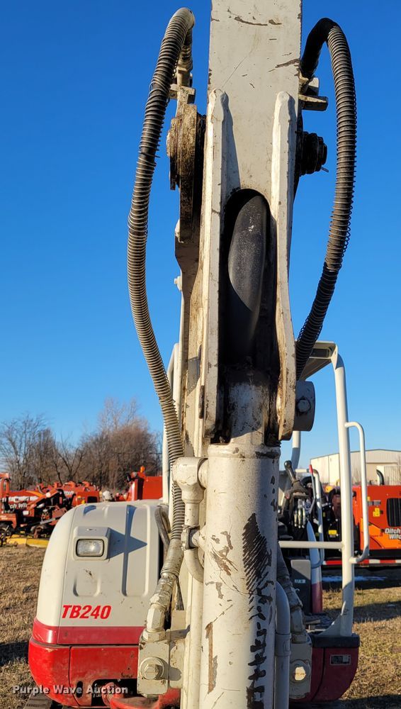 image for item DI1184 2018 Takeuchi TB240  mini excavator