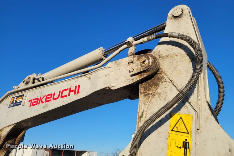image for item DI1184 2018 Takeuchi TB240  mini excavator