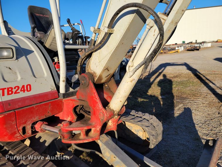 image for item DI1184 2018 Takeuchi TB240  mini excavator