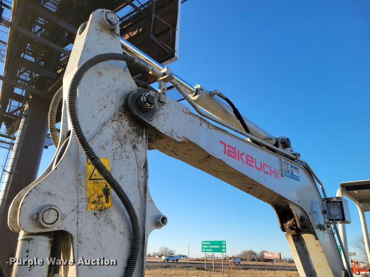 image for item DI1184 2018 Takeuchi TB240  mini excavator