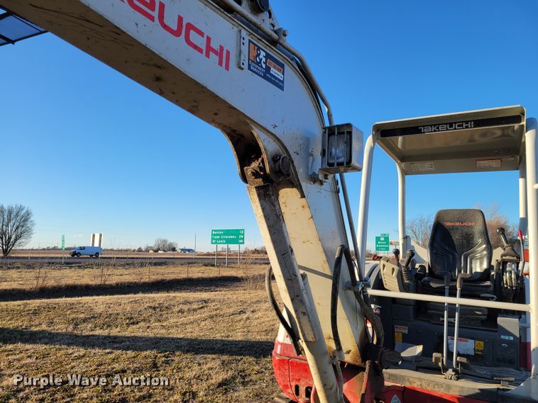 image for item DI1184 2018 Takeuchi TB240  mini excavator