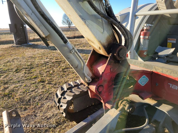 image for item DI1184 2018 Takeuchi TB240  mini excavator