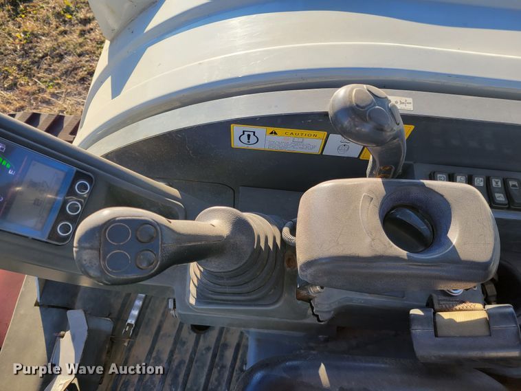 image for item DI1184 2018 Takeuchi TB240  mini excavator